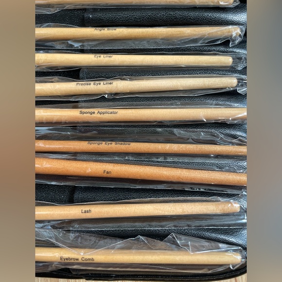 New NWOT My Brush Set 23 makeup brushes with case make up cosmetics - Picture 4 of 10